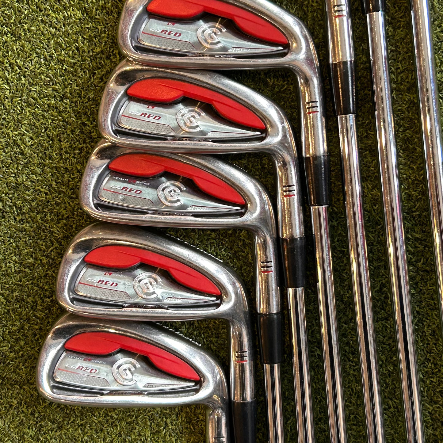 RH Cleveland CG Red Iron Set (3-PW). Regular Flex Steel.