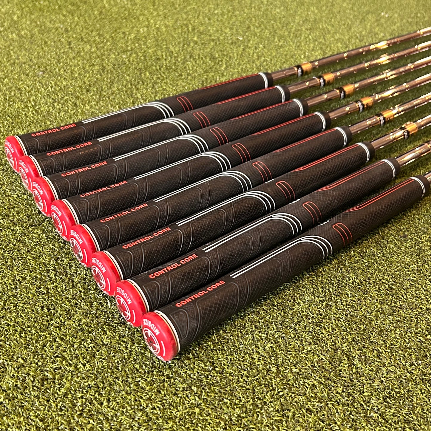RH Cleveland CG Red Iron Set (3-PW). Regular Flex Steel.