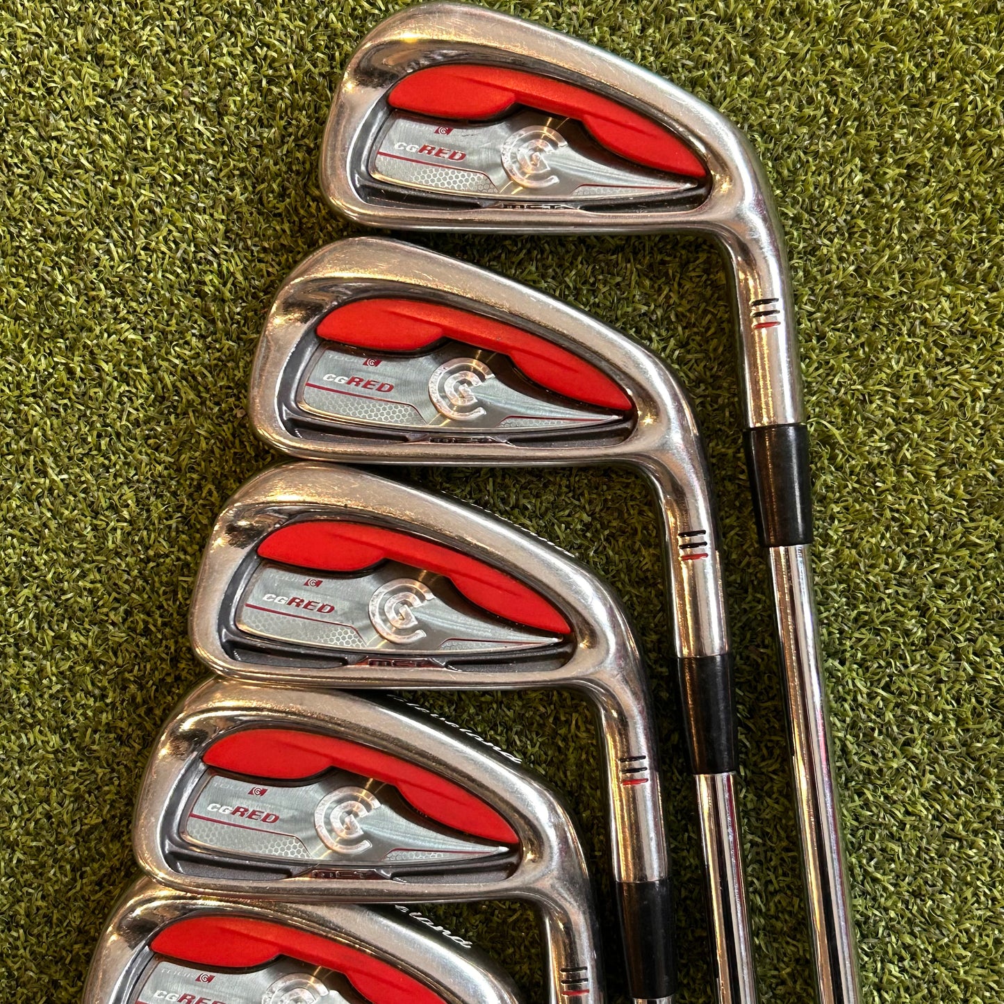 RH Cleveland CG Red Iron Set (3-PW). Regular Flex Steel.