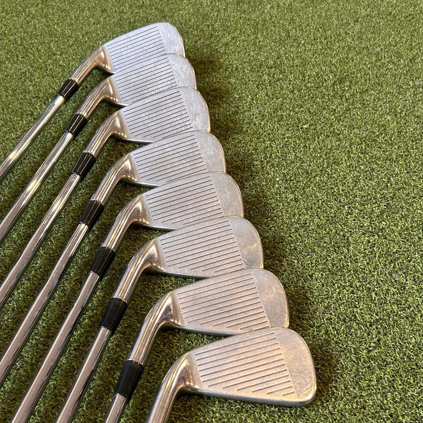 RH Cleveland CG Red Iron Set (3-PW). Regular Flex Steel.