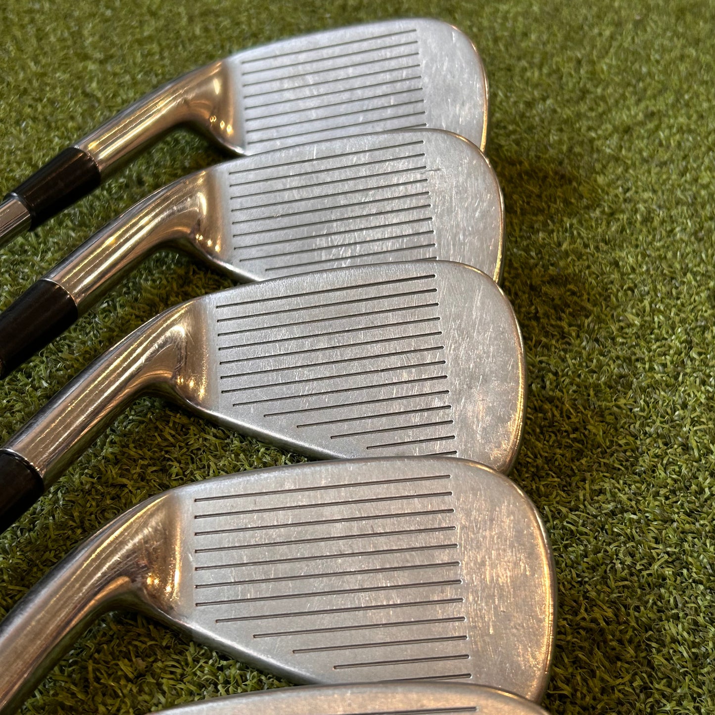 RH Cleveland CG Red Iron Set (3-PW). Regular Flex Steel.