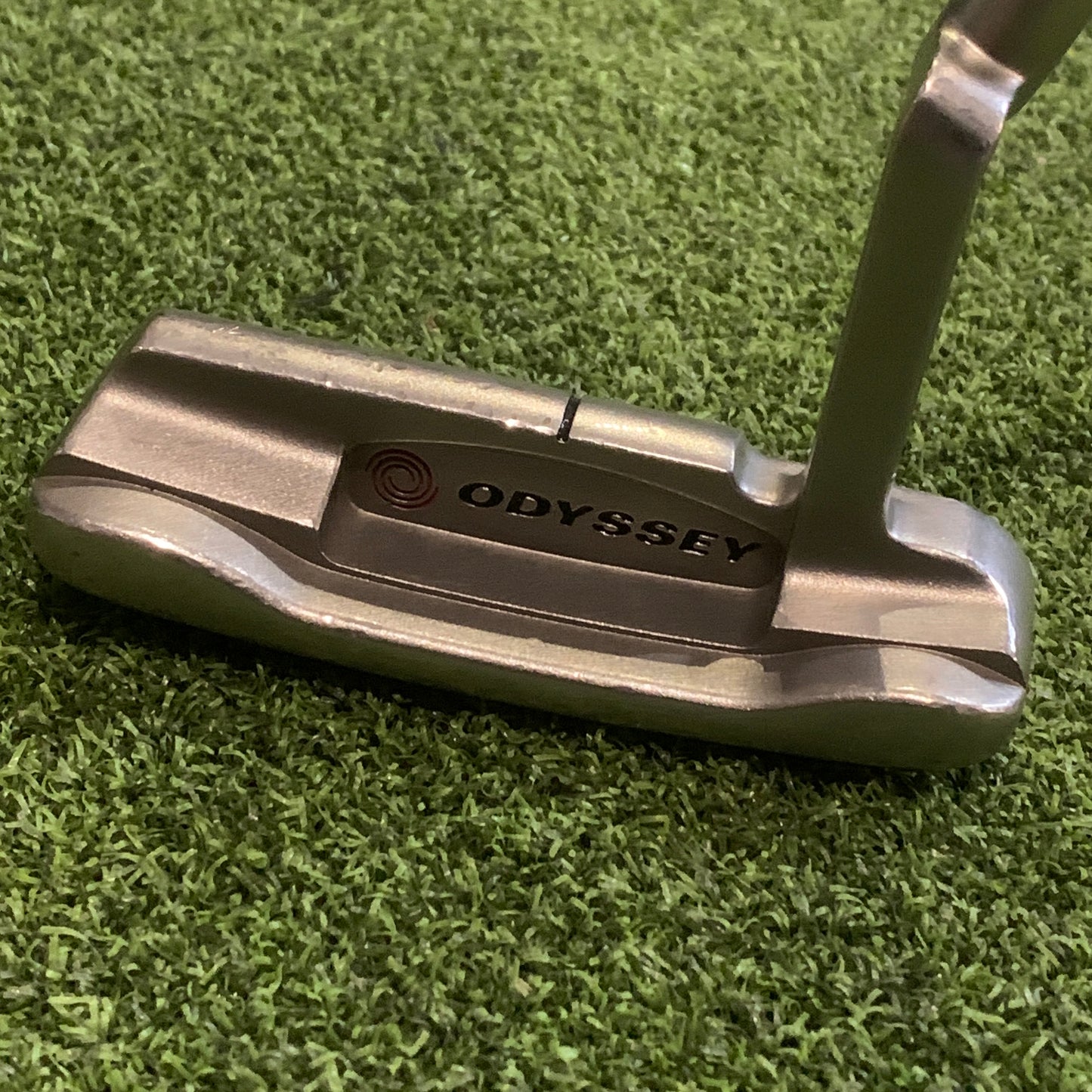 LH Odyssey White Hot XG #1 Putter. 33 IN.